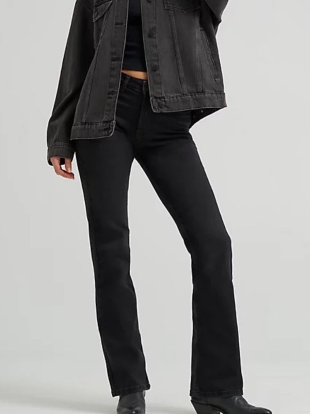 NWT, Wrangler High Rise Bold Boot Jean, Women’s Sz 6 stretch Black, Best Seller